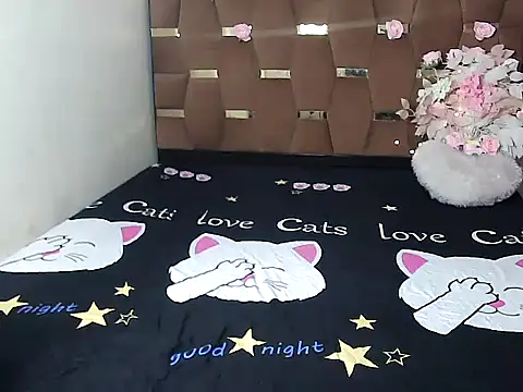 Snapshot of megancatluna chatting on September 14, 4:22 am megancatluna online show from September 14, 4:22 am