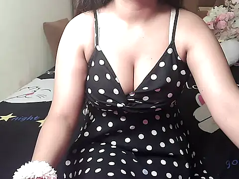 Snapshot of megancatluna chatting on September 18, 7:32 am megancatluna online show from September 18, 7:32 am