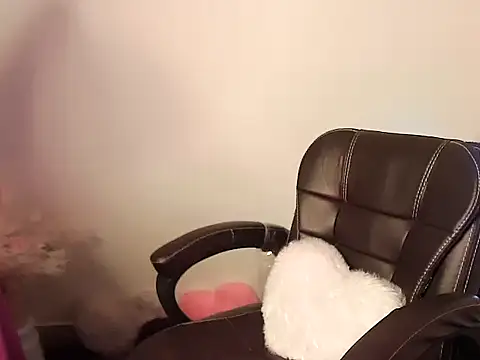 Snapshot of megancatluna chatting on November 30, 5:00 am megancatluna online show from November 30, 5:00 am