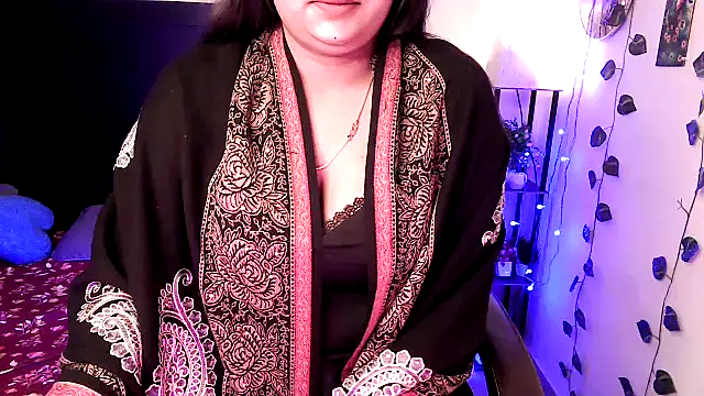 Snapshot of megancatluna chatting on January 7, 7:11 am megancatluna online show from January 7, 7:11 am
