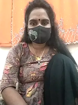 Snapshot of Mitila-3232 chatting on February 14, 3:33 am Mitila-3232 online show from February 14, 3:33 am