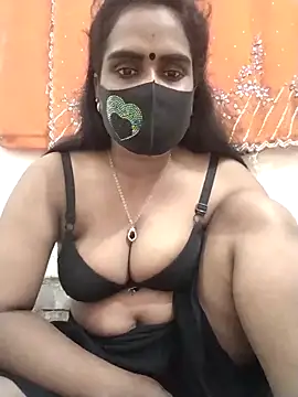 Snapshot of Mitila-3232 chatting on February 21, 9:13 am Mitila-3232 online show from February 21, 9:13 am