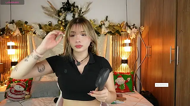 Snapshot of Julieta_priv chatting on November 10, 2:38 pm Julieta priv online show from November 10, 2:38 pm