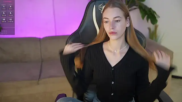 Snapshot of Layla_Sweet_ chatting on October 20, 3:23 pm Layla Sweet online show from October 20, 3:23 pm