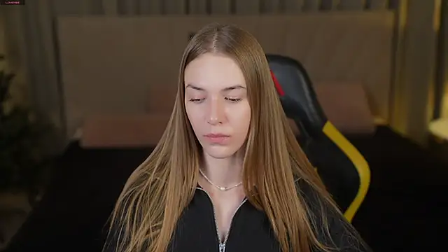 Snapshot of Layla_Sweet_ chatting on January 14, 8:47 pm Layla Sweet online show from January 14, 8:47 pm