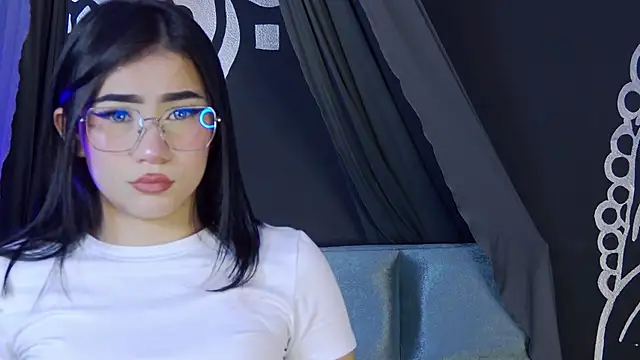 Snapshot of Arii_moon chatting on October 27, 7:40 pm Arii moon online show from October 27, 7:40 pm