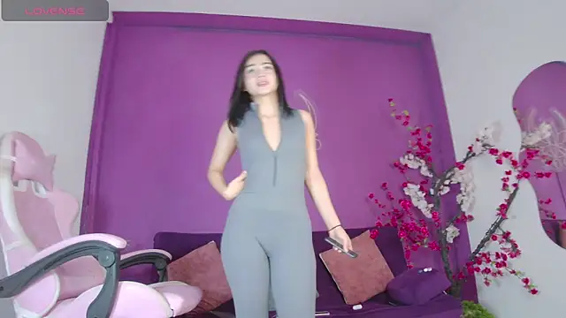 Snapshot of Arii_moon chatting on November 23, 3:23 pm Arii moon online show from November 23, 3:23 pm