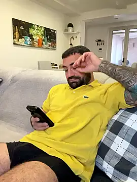 Snapshot of morfeoX chatting on October 29, 6:59 am morfeoX online show from October 29, 6:59 am