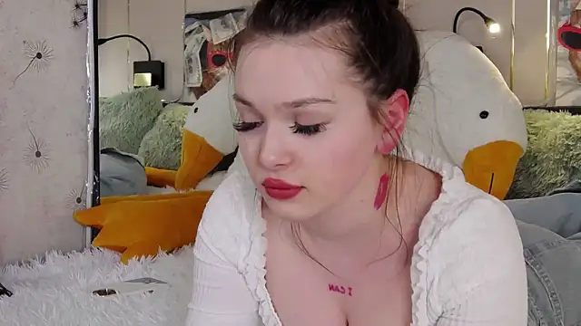 Snapshot of -Amora chatting on March 21, 11:12 am -Amora online show from March 21, 11:12 am