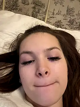 Snapshot of -Amora chatting on November 3, 12:17 pm -Amora online show from November 3, 12:17 pm