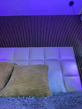 MelanieHillss online show from June 27, 4:39 am