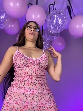 MelanieHillss online show from June 28, 4:07 am