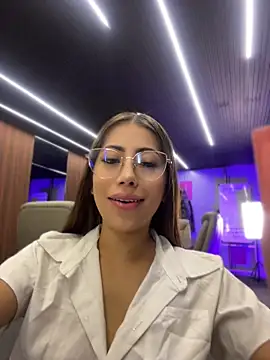 MelanieHillss online show from July 25, 4:32 am