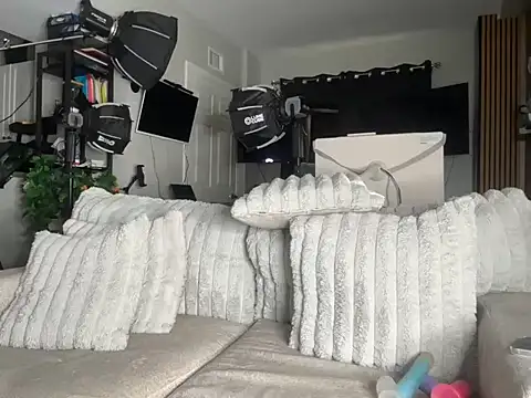 meggsworld online show from November 27, 12:51 pm