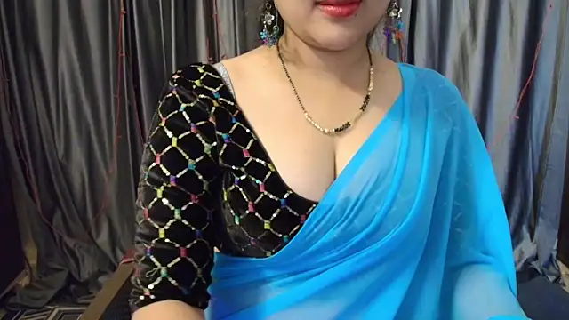 Snapshot of goldiwets chatting on November 3, 4:36 am goldiwets online show from November 3, 4:36 am