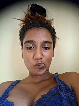 Snapshot of indianpink_lips chatting on February 7, 1:37 pm indianpink lips online show from February 7, 1:37 pm