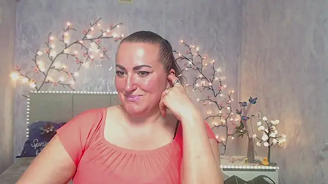 DianaMGG online show from April 28, 5:23 am