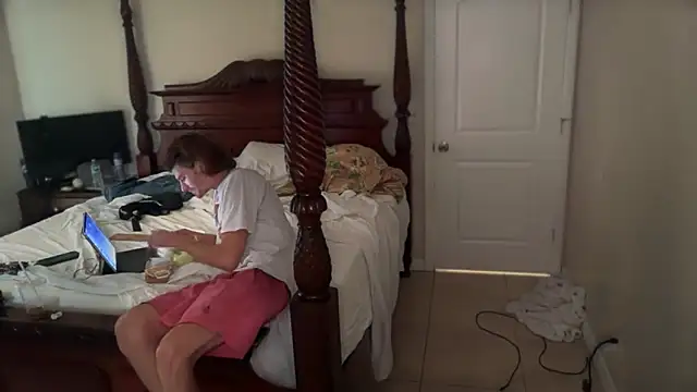 greekmythics online show from November 16, 10:15 pm