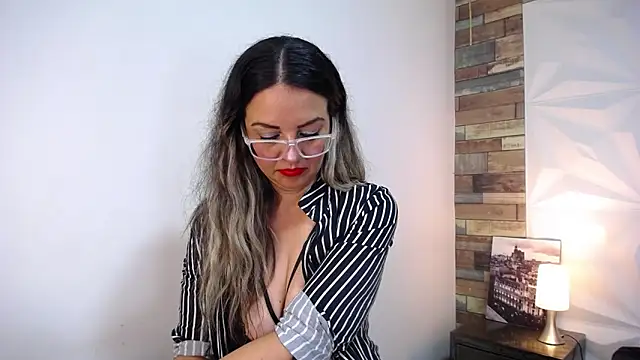 Azaahara  online show from March 19, 2:24 pm