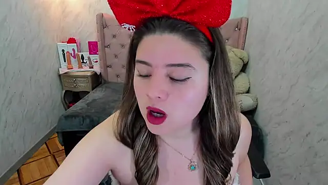 Lianngrace online show from December 20, 2:24 pm