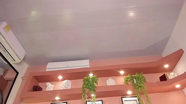 SofiaBennett  online show from March 13, 12:45 pm