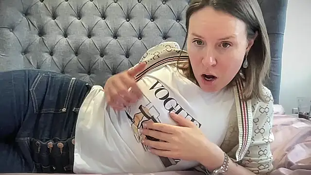 eatmypie69 online show from December 4, 10:02 am