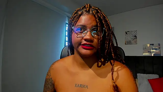 Snapshot of ZahraRose chatting on March 14, 12:40 pm ZahraRose online show from March 14, 12:40 pm