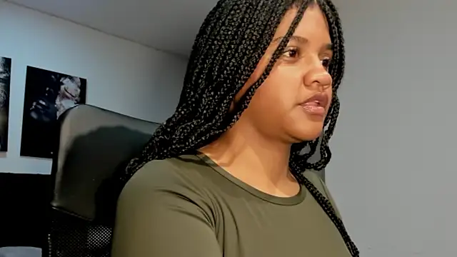 Snapshot of ZahraRose chatting on October 3, 8:17 pm ZahraRose online show from October 3, 8:17 pm