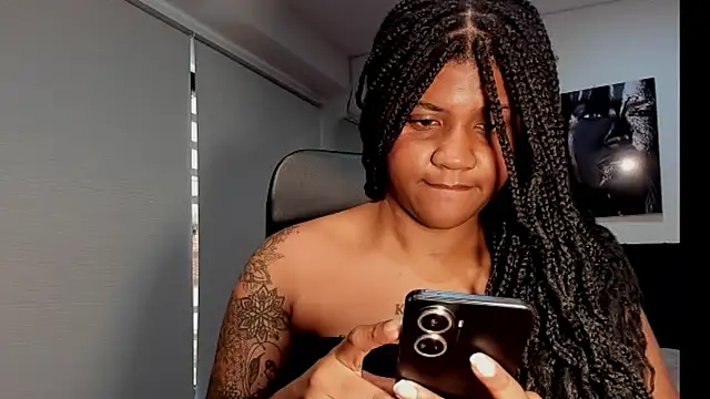 Snapshot of ZahraRose chatting on October 13, 9:48 pm ZahraRose online show from October 13, 9:48 pm