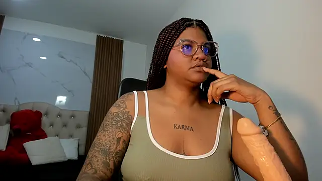 ZahraRose online show from February 18, 8:27 pm