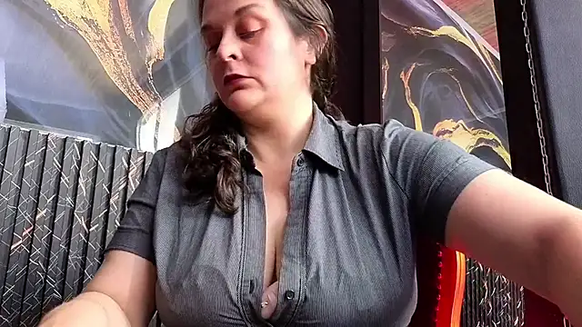 AmandaKovich online show from May 11, 7:22 pm