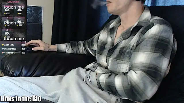 Snapshot of teninchty chatting on March 3, 7:17 pm teninchty online show from March 3, 7:17 pm