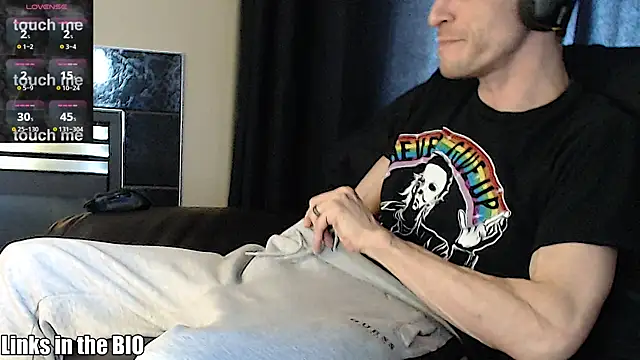 Snapshot of teninchty chatting on March 6, 6:37 pm teninchty online show from March 6, 6:37 pm