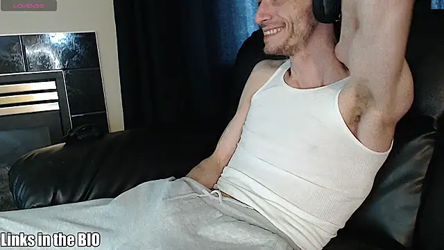 Snapshot of teninchty chatting on March 13, 4:34 pm teninchty online show from March 13, 4:34 pm