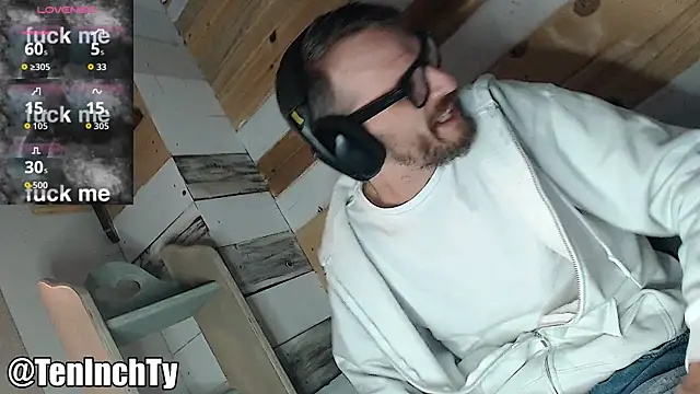 Snapshot of teninchty chatting on September 8, 4:50 pm teninchty online show from September 8, 4:50 pm