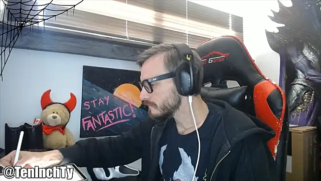 Snapshot of teninchty chatting on October 14, 6:20 pm teninchty online show from October 14, 6:20 pm