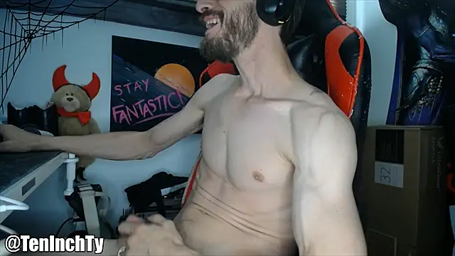 Snapshot of teninchty chatting on October 15, 5:46 pm teninchty online show from October 15, 5:46 pm