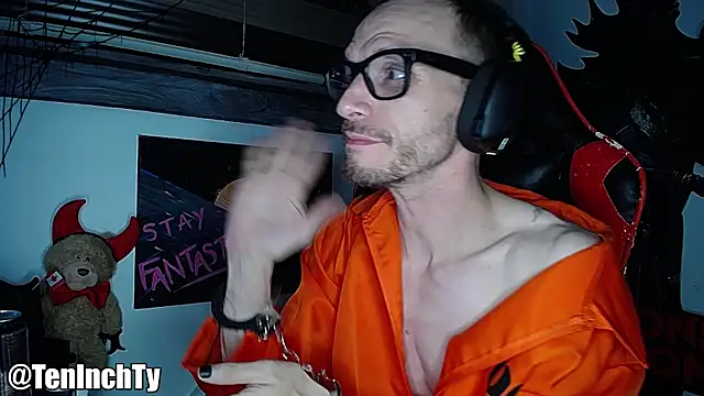 Snapshot of teninchty chatting on October 19, 4:13 am teninchty online show from October 19, 4:13 am