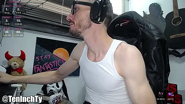 Snapshot of teninchty chatting on October 25, 6:13 pm teninchty online show from October 25, 6:13 pm