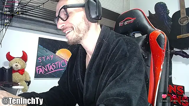 Snapshot of teninchty chatting on October 26, 4:46 pm teninchty online show from October 26, 4:46 pm