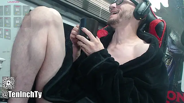 Snapshot of teninchty chatting on November 15, 5:31 pm teninchty online show from November 15, 5:31 pm