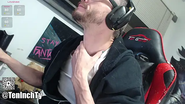 Snapshot of teninchty chatting on November 17, 4:18 am teninchty online show from November 17, 4:18 am