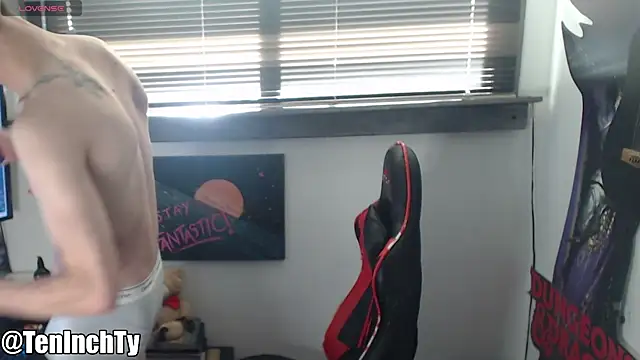 Snapshot of teninchty chatting on November 25, 6:08 pm teninchty online show from November 25, 6:08 pm