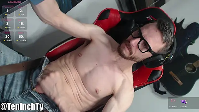 Snapshot of teninchty chatting on November 27, 7:27 pm teninchty online show from November 27, 7:27 pm