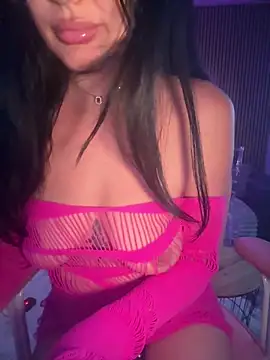 YoungHotMilf97 online show from June 3, 7:11 am