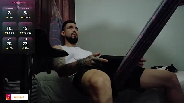 Snapshot of K_cique chatting on February 12, 7:42 pm K cique online show from February 12, 7:42 pm