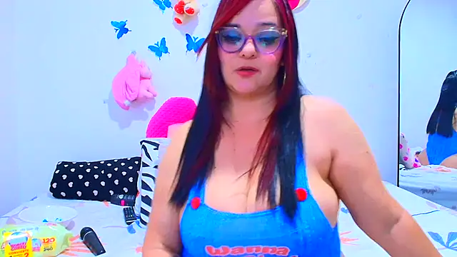 Snapshot of Veronica_Milf1 chatting on March 13, 6:05 am Veronica Milf1 online show from March 13, 6:05 am