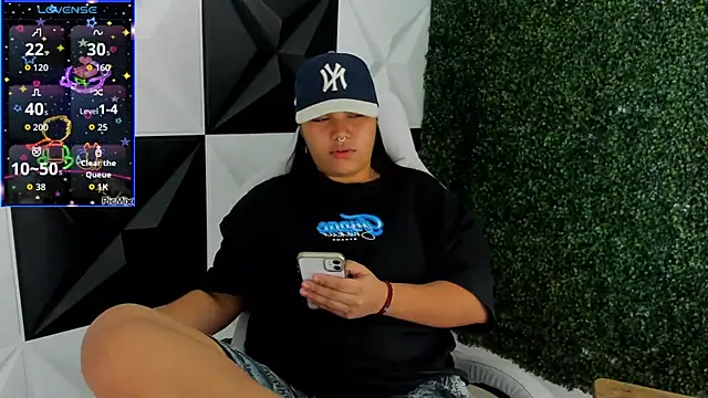 Snapshot of melany_rouse18 chatting on November 12, 2:01 am melany rouse18 online show from November 12, 2:01 am