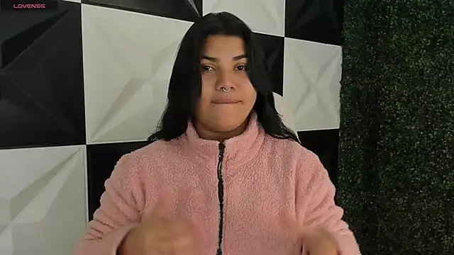 Snapshot of melany_rouse18 chatting on November 30, 12:25 am melany rouse18 online show from November 30, 12:25 am