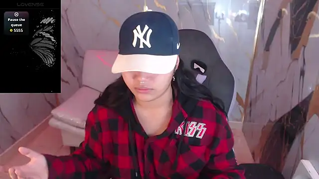 Snapshot of melany_rouse18 chatting on December 5, 1:09 pm melany rouse18 online show from December 5, 1:09 pm